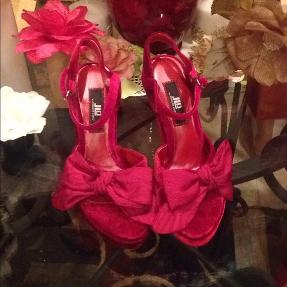 Shoes - Picture 1 of 2